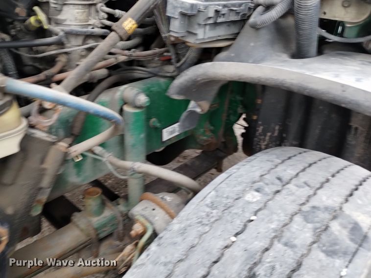 image for item DQ6058 2015 Freightliner Cascadia semi truck