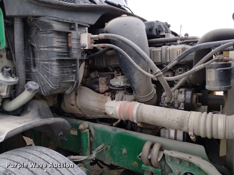 image for item DQ6058 2015 Freightliner Cascadia semi truck