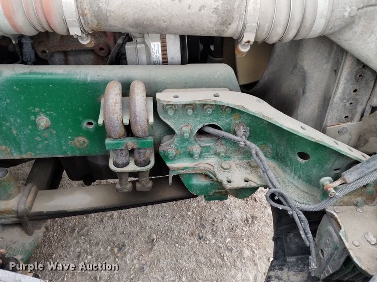 image for item DQ6058 2015 Freightliner Cascadia semi truck