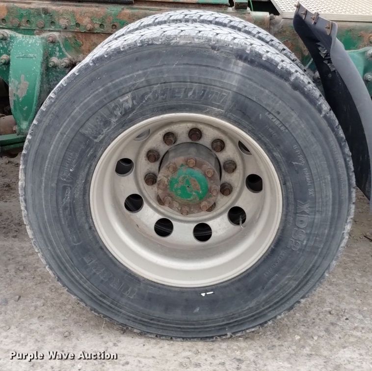 image for item DQ6058 2015 Freightliner Cascadia semi truck