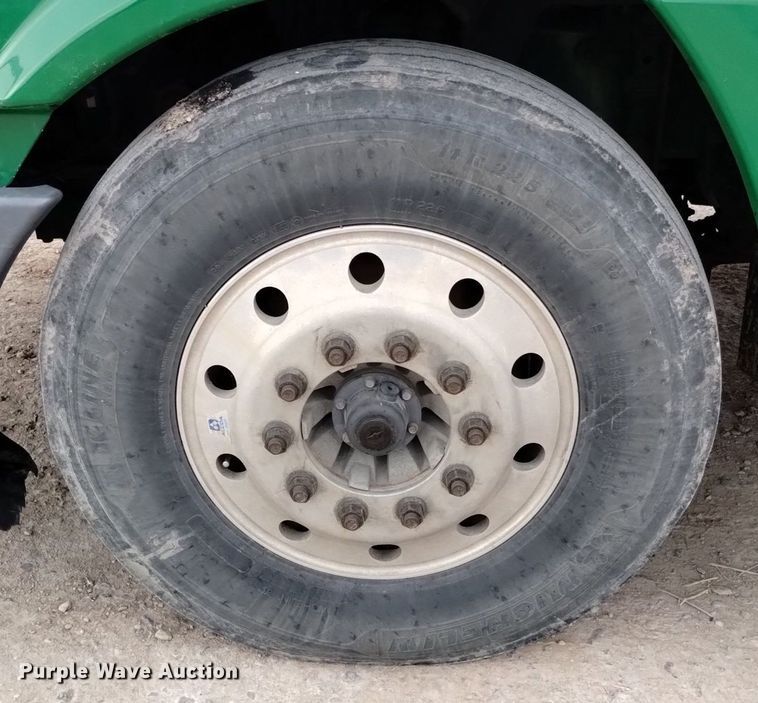 image for item DQ6058 2015 Freightliner Cascadia semi truck