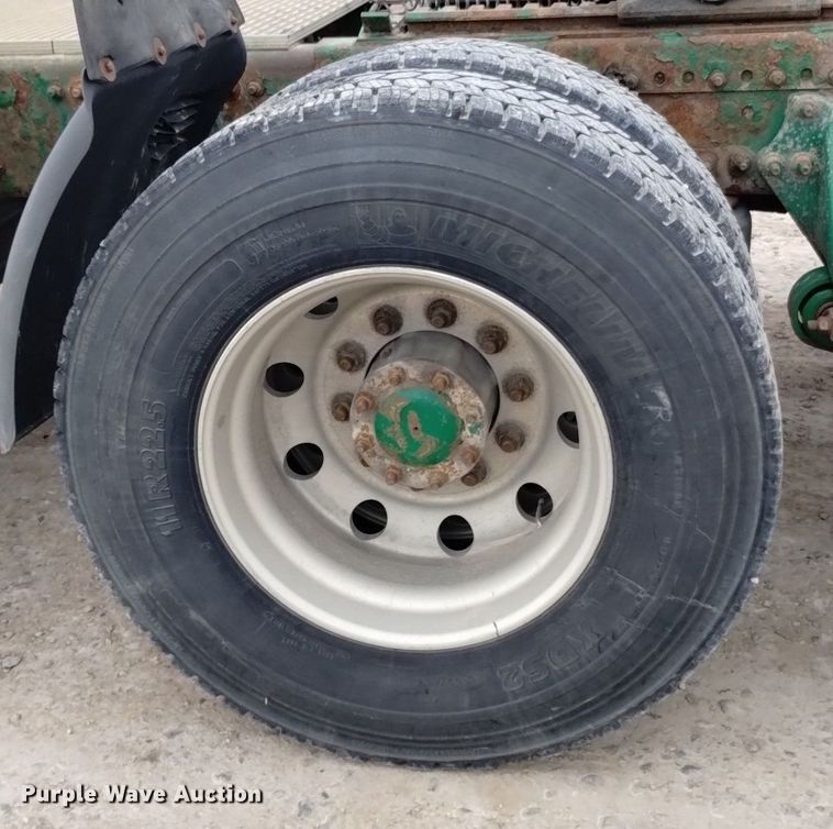 image for item DQ6058 2015 Freightliner Cascadia semi truck