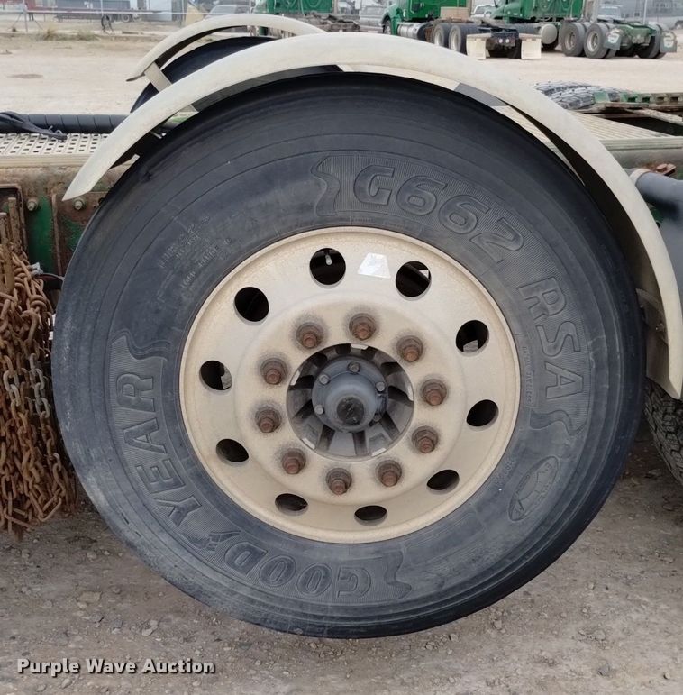 image for item DQ6058 2015 Freightliner Cascadia semi truck