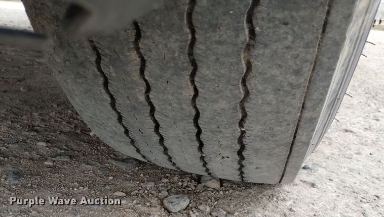 image for item DQ6058 2015 Freightliner Cascadia semi truck