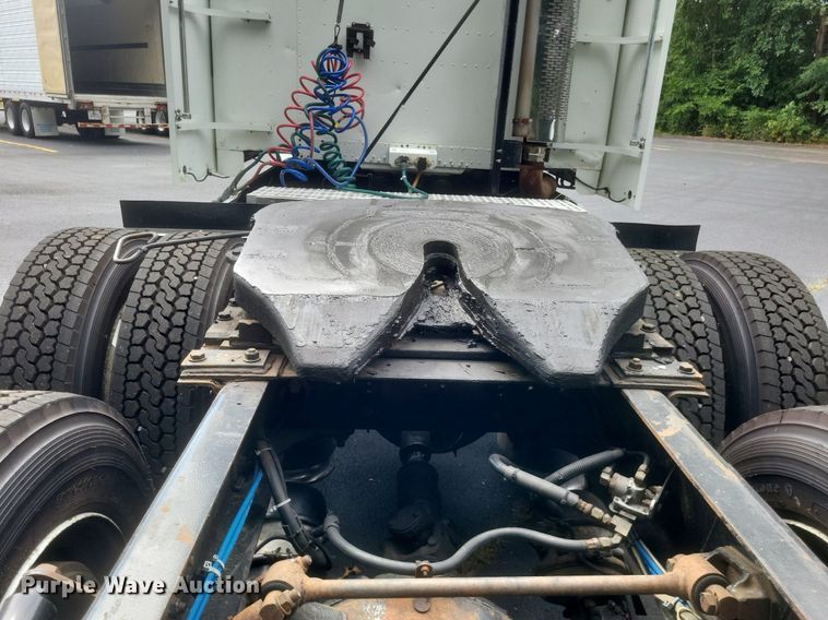 image for item DR4970 1999 Freightliner  FLD semi truck