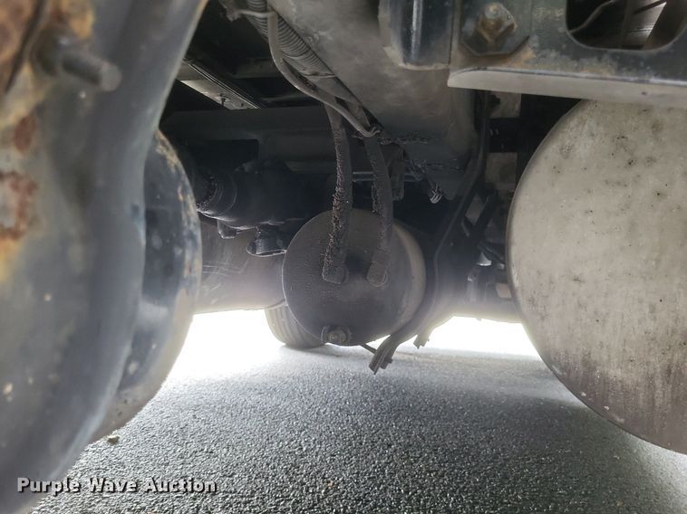 image for item DR4970 1999 Freightliner  FLD semi truck