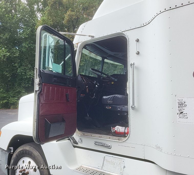 image for item DR4970 1999 Freightliner  FLD semi truck