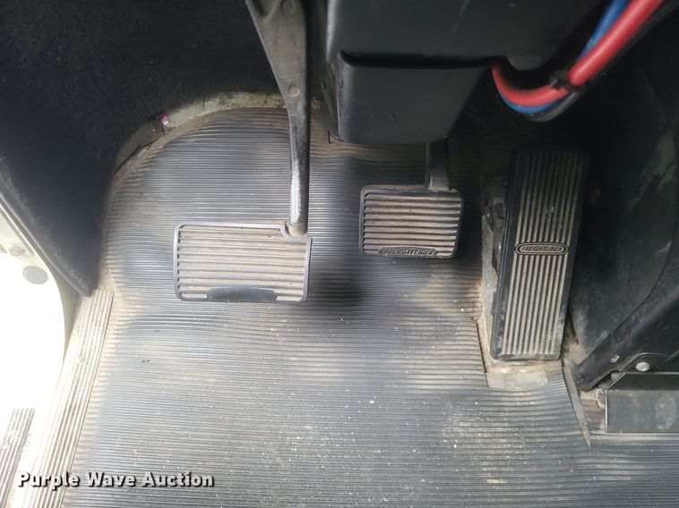 image for item DR4970 1999 Freightliner  FLD semi truck