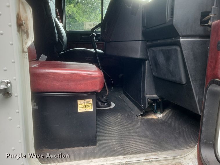 image for item DR4970 1999 Freightliner  FLD semi truck