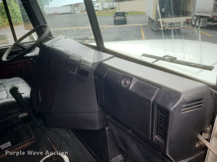 image for item DR4970 1999 Freightliner  FLD semi truck