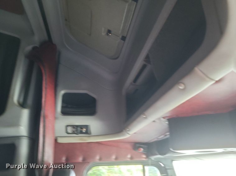 image for item DR4970 1999 Freightliner  FLD semi truck