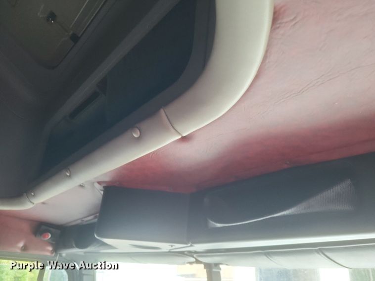 image for item DR4970 1999 Freightliner  FLD semi truck