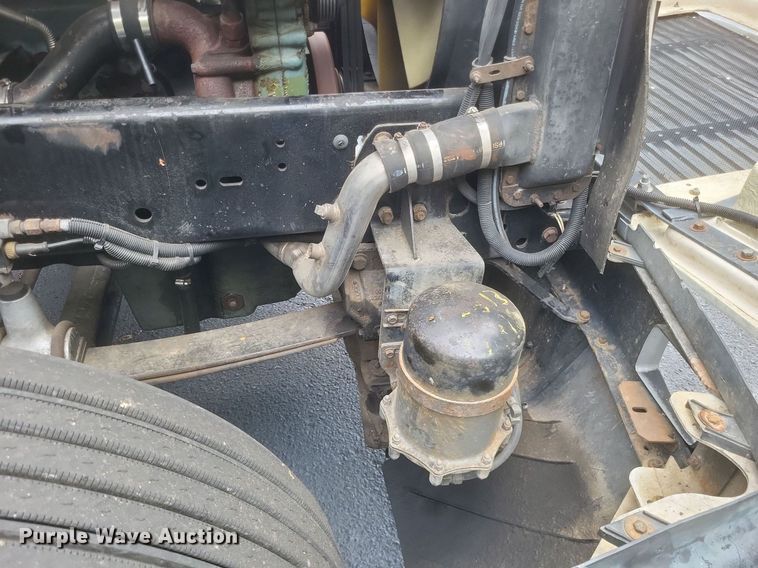 image for item DR4970 1999 Freightliner  FLD semi truck