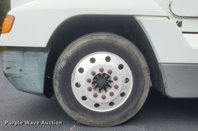 image for item DR4970 1999 Freightliner  FLD semi truck