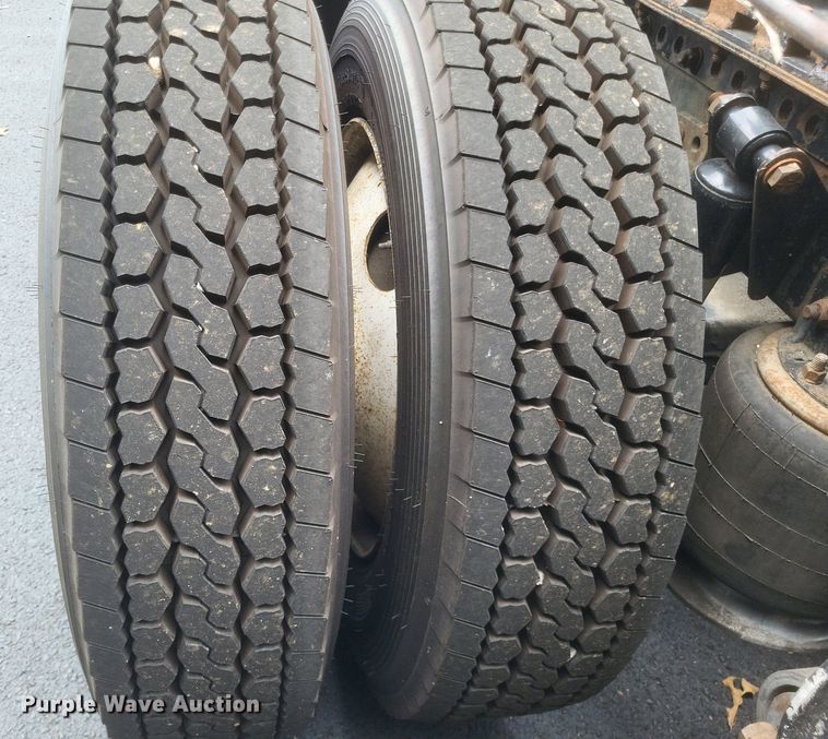 image for item DR4970 1999 Freightliner  FLD semi truck