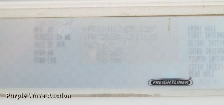 image for item DR4970 1999 Freightliner  FLD semi truck