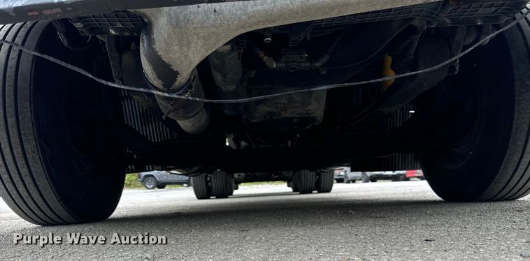 image for item DV5867 2000 Volvo VNL semi truck