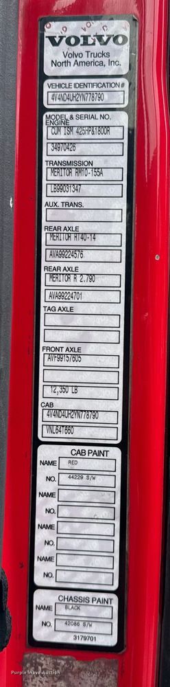 image for item DV5867 2000 Volvo VNL semi truck