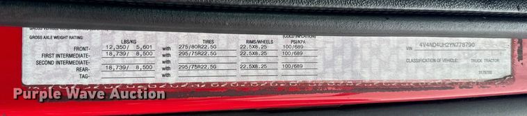 image for item DV5867 2000 Volvo VNL semi truck