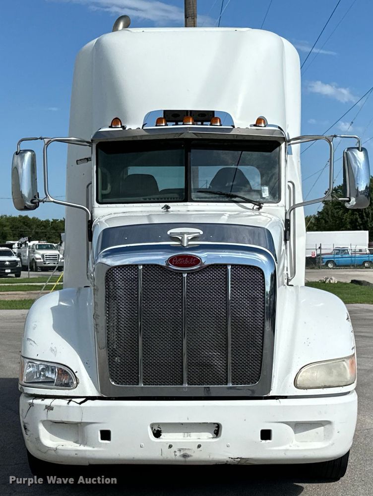 image for item DX1080 2012 Peterbilt 384 semi truck