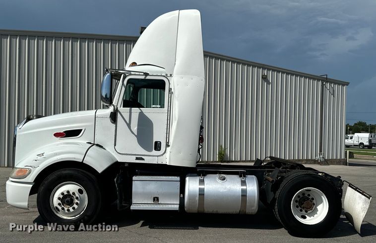 image for item DX1080 2012 Peterbilt 384 semi truck