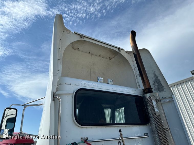 image for item DX1080 2012 Peterbilt 384 semi truck