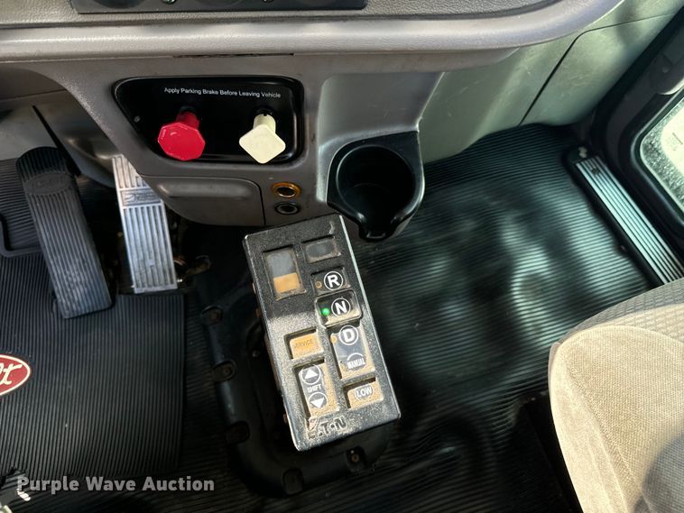 image for item DX1080 2012 Peterbilt 384 semi truck