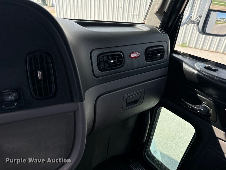 image for item DX1080 2012 Peterbilt 384 semi truck