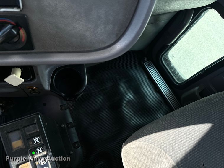 image for item DX1080 2012 Peterbilt 384 semi truck