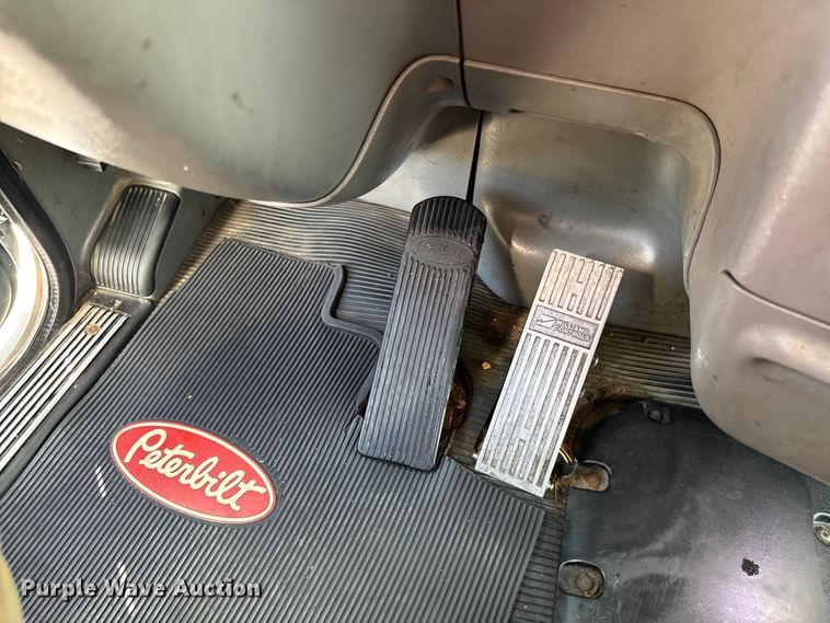 image for item DX1080 2012 Peterbilt 384 semi truck