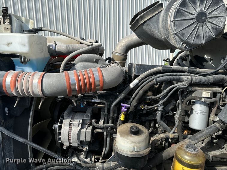 image for item DX1080 2012 Peterbilt 384 semi truck