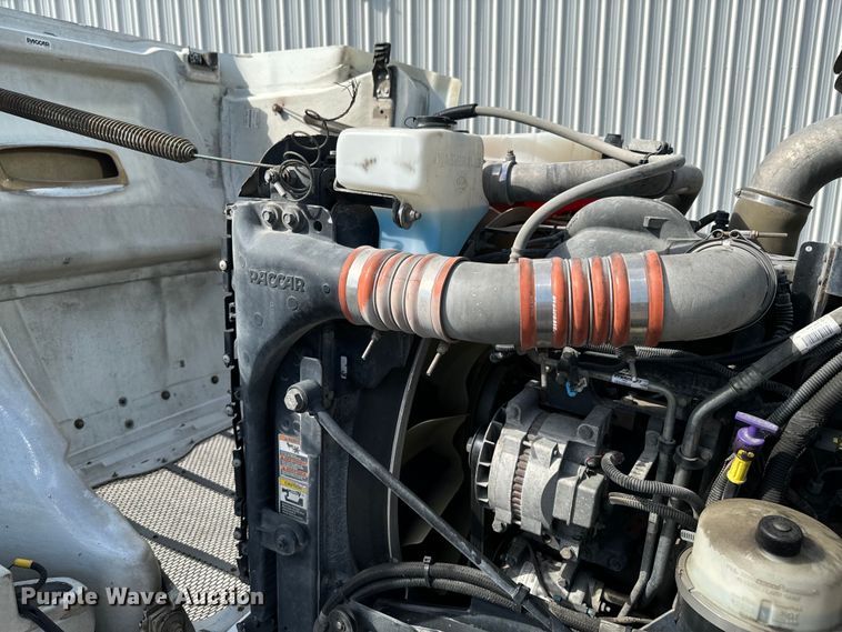 image for item DX1080 2012 Peterbilt 384 semi truck