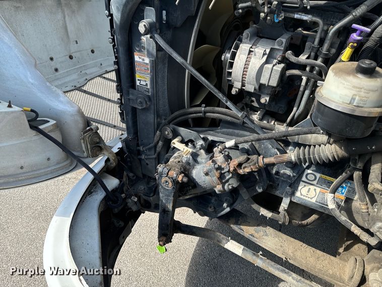 image for item DX1080 2012 Peterbilt 384 semi truck