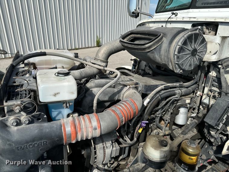 image for item DX1080 2012 Peterbilt 384 semi truck