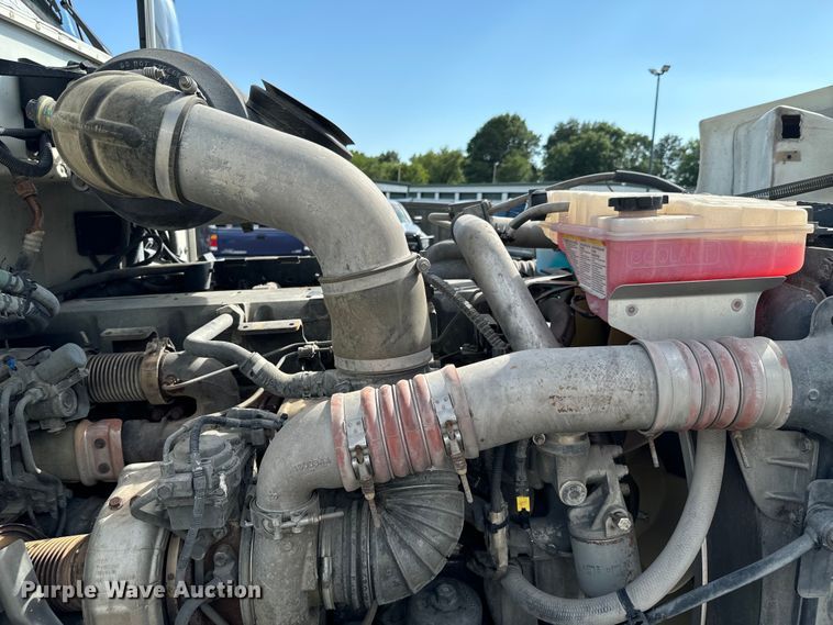 image for item DX1080 2012 Peterbilt 384 semi truck