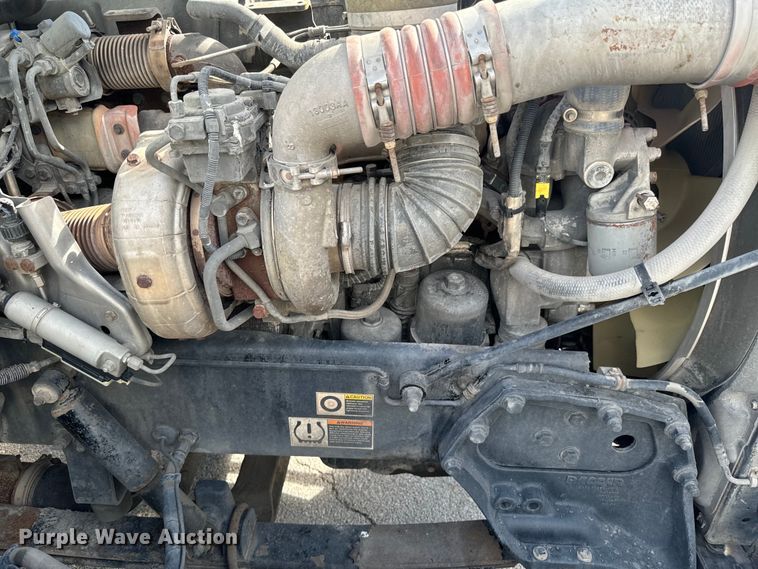 image for item DX1080 2012 Peterbilt 384 semi truck