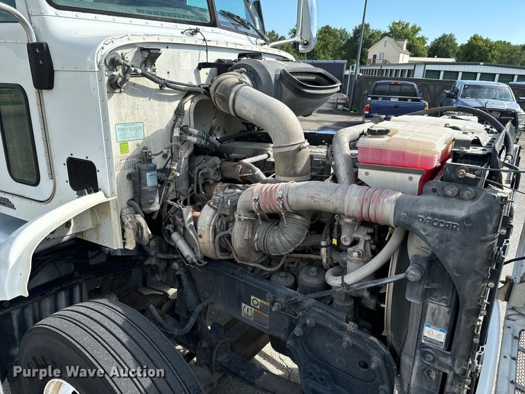 image for item DX1080 2012 Peterbilt 384 semi truck