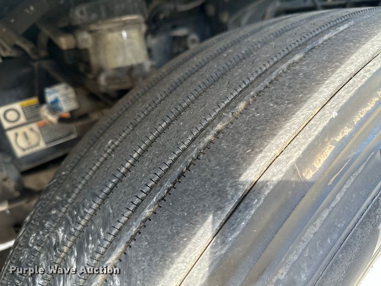 image for item DX1080 2012 Peterbilt 384 semi truck