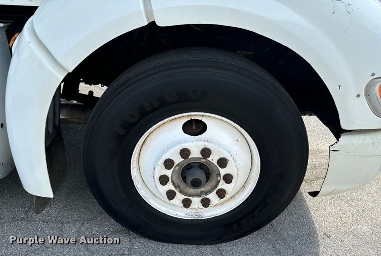 image for item DX1080 2012 Peterbilt 384 semi truck