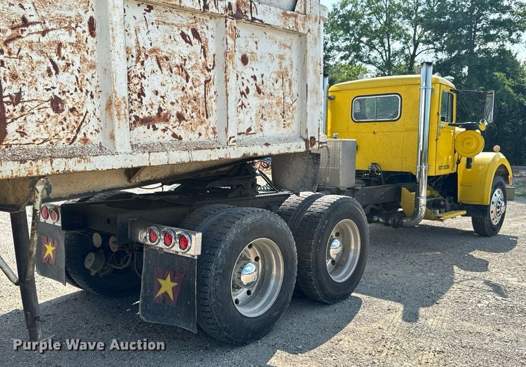 image for item DX1099 1975 White Western Star semi truck