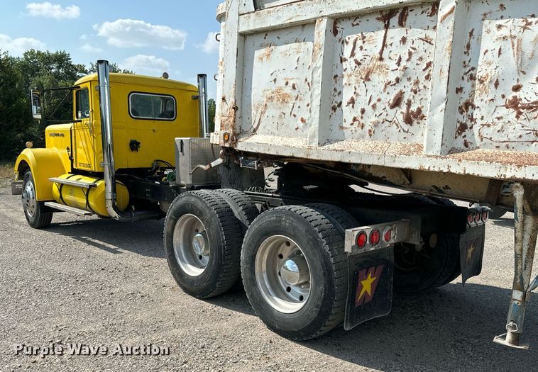 image for item DX1099 1975 White Western Star semi truck