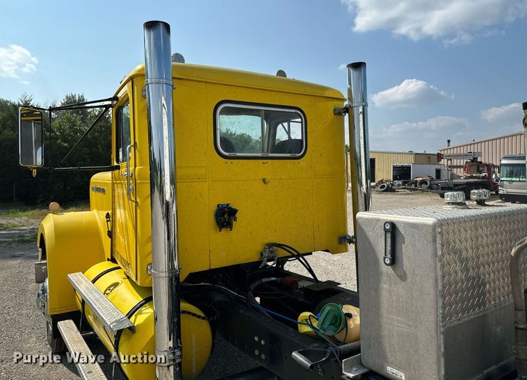 image for item DX1099 1975 White Western Star semi truck