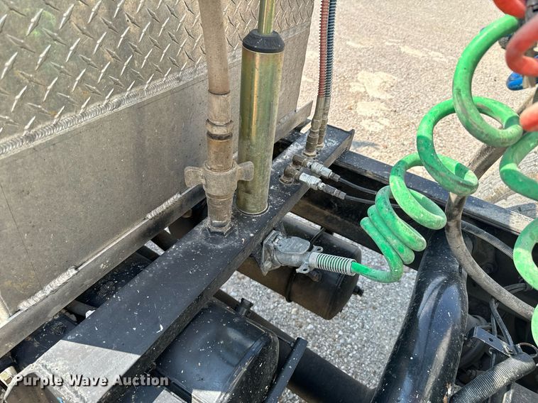 image for item DX1099 1975 White Western Star semi truck