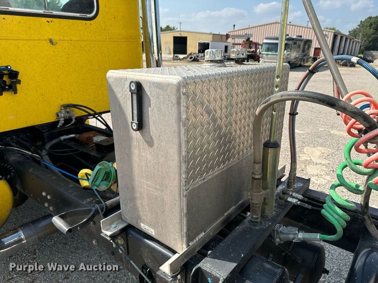 image for item DX1099 1975 White Western Star semi truck