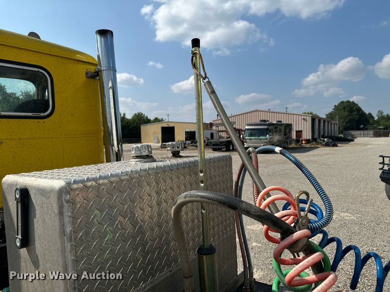 image for item DX1099 1975 White Western Star semi truck
