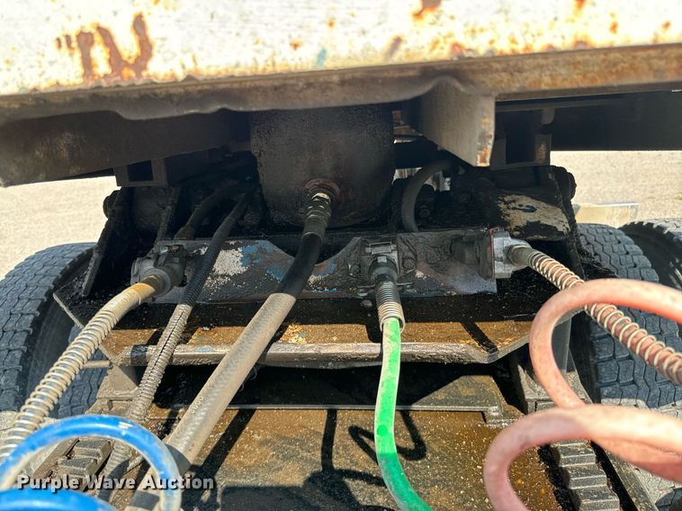 image for item DX1099 1975 White Western Star semi truck