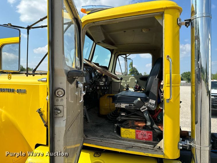 image for item DX1099 1975 White Western Star semi truck
