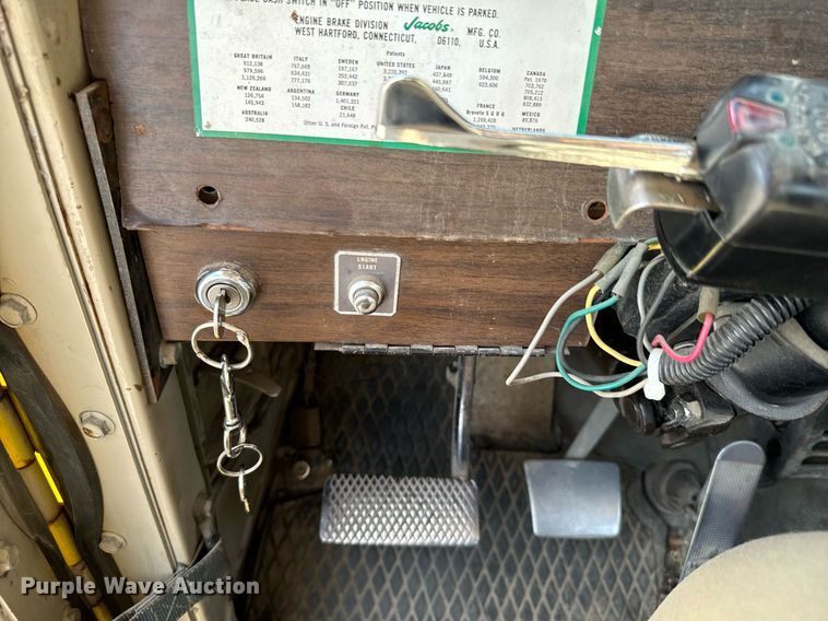 image for item DX1099 1975 White Western Star semi truck