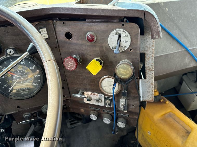 image for item DX1099 1975 White Western Star semi truck