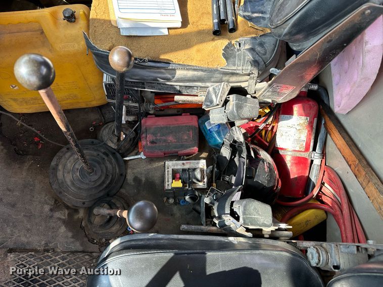 image for item DX1099 1975 White Western Star semi truck